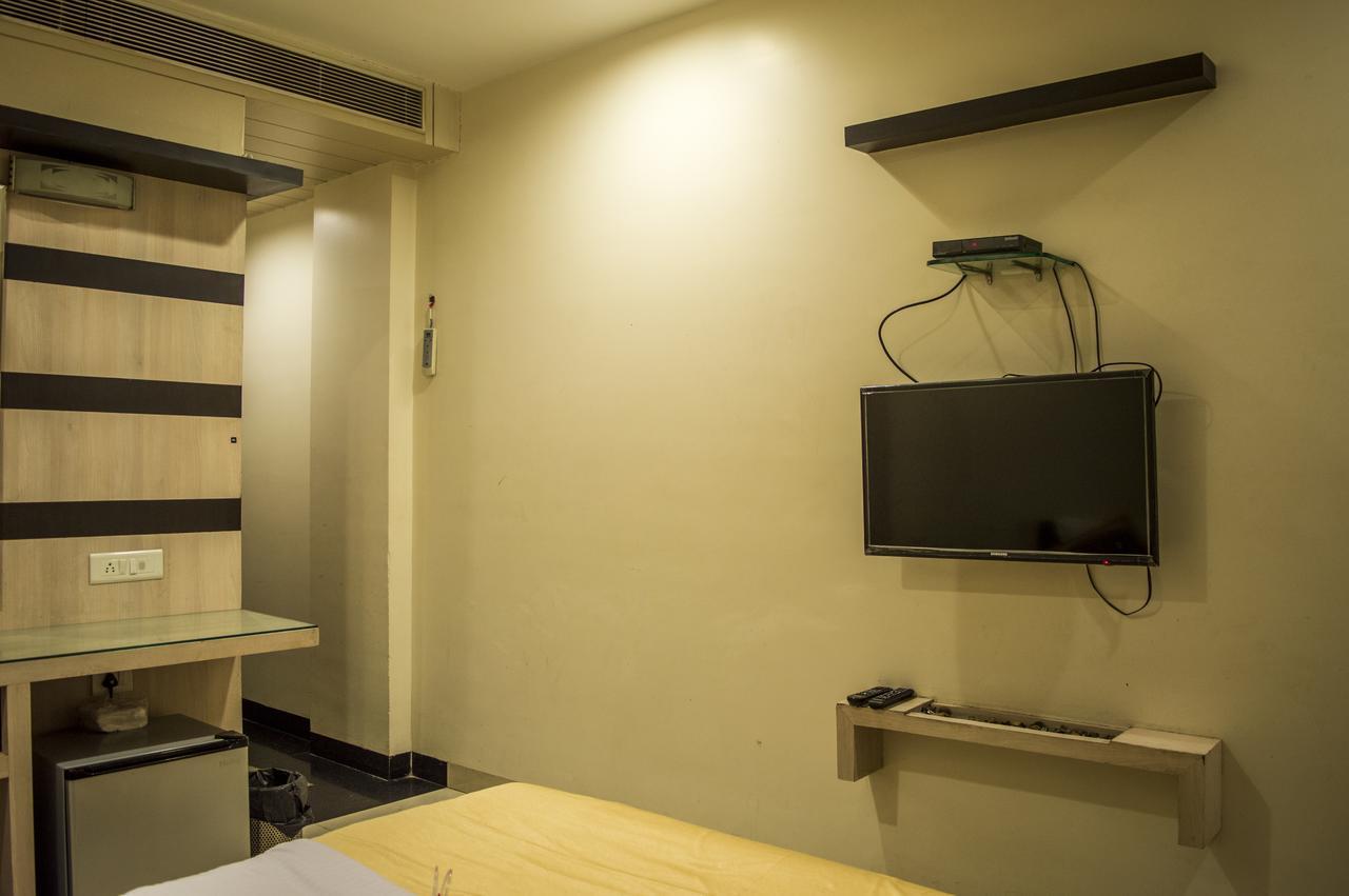 Oyo 751 Hotel Shree Palace Bhopal Eksteriør bilde
