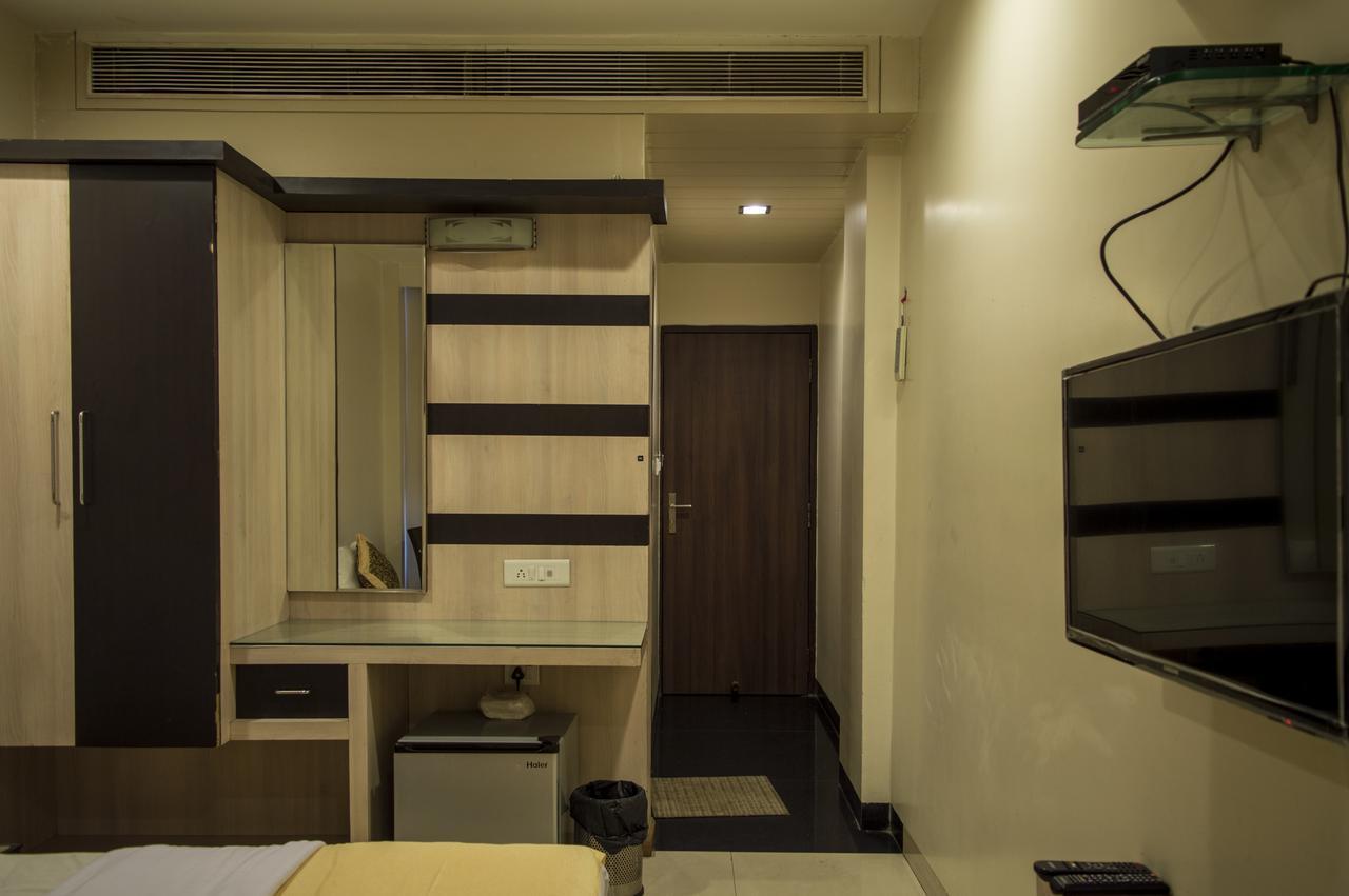 Oyo 751 Hotel Shree Palace Bhopal Eksteriør bilde